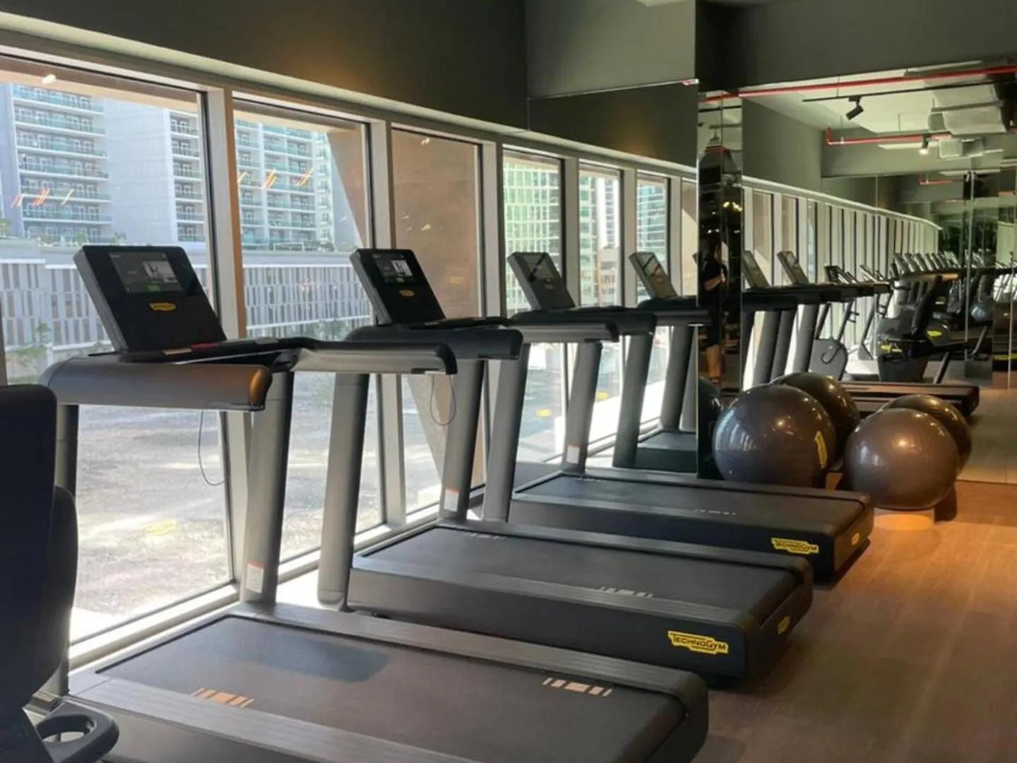 Urban Elegance New Studio Near Dubai Mall & Burj
